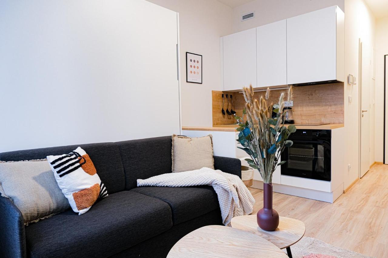 Mymozart Apartments Prague By Rentero Property Kültér fotó